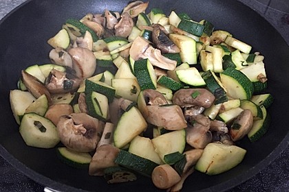 Zucchini - Champignon - Pfanne 22