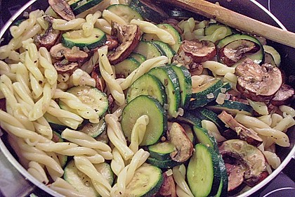 Zucchini - Champignon - Pfanne 24