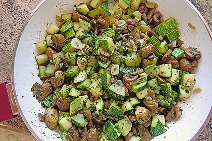 Zucchini - Champignon - Pfanne Von Zucchino | Chefkoch.de