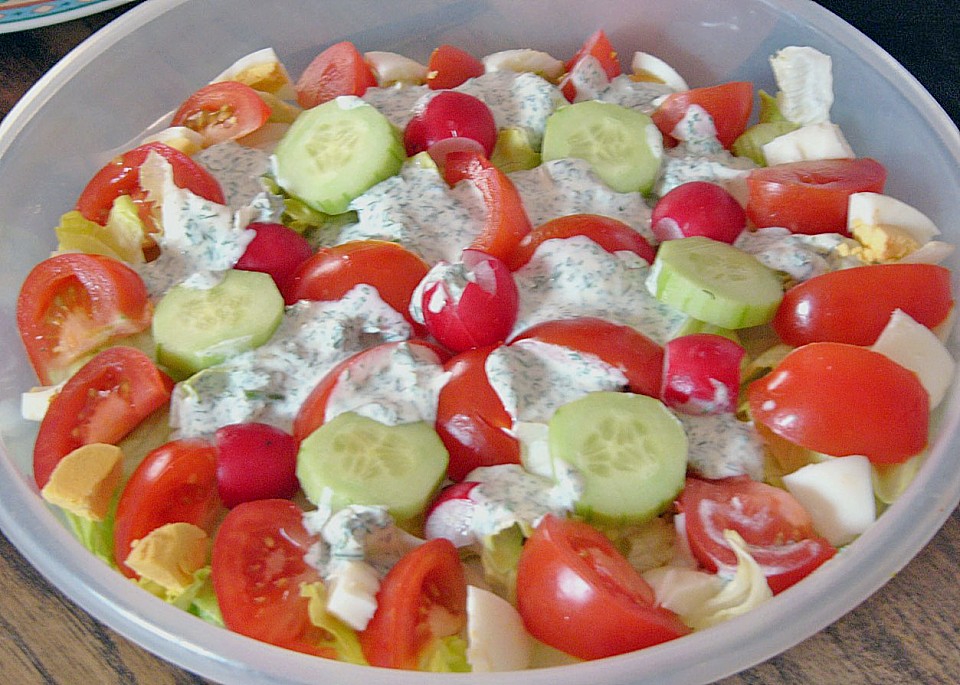 Salatplatte mit Kräutersoße von Yvi65 | Chefkoch.de