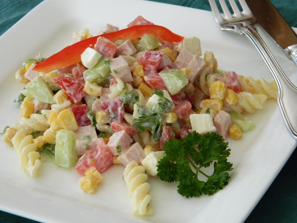 Frischer Sommer - Nudelsalat von Sylv1802 | Chefkoch.de