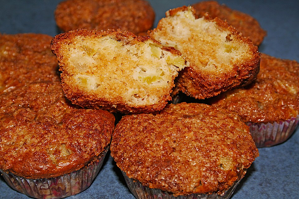 Rhabarber - Marzipan - Muffin mit Zimtkruste von Amarella | Chefkoch.de