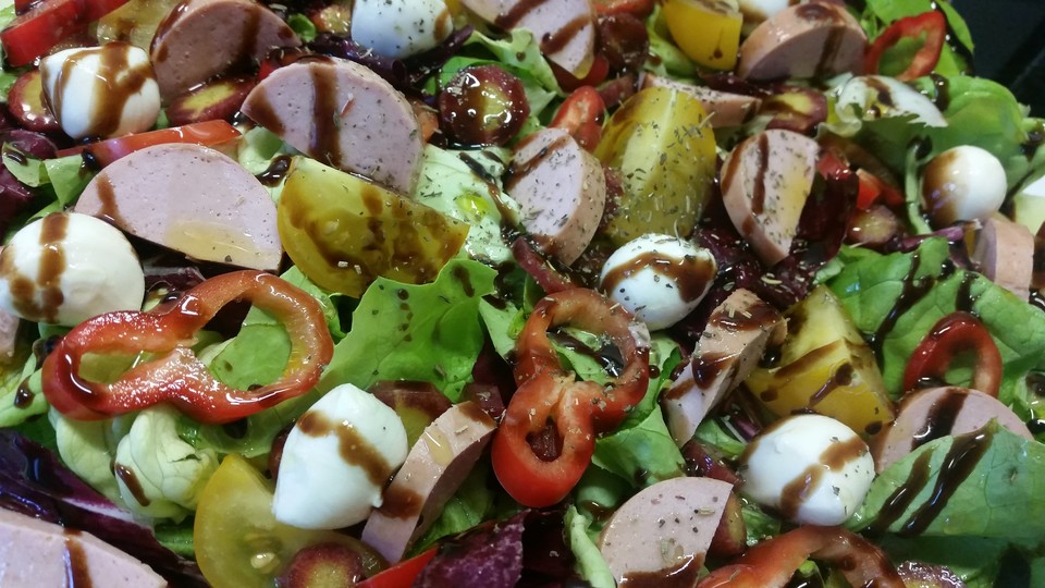 Wurstsalat mit Käse, Paprika und Tomaten von sweber99 | Chefkoch.de