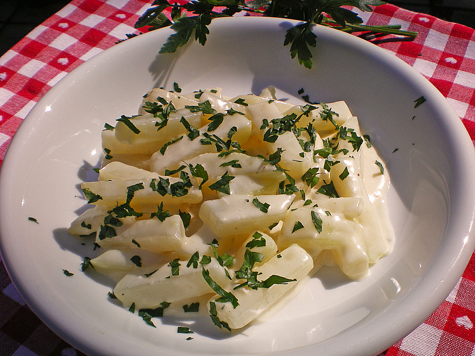 Kohlrabigemüse mit Käsesauce von baehrchen | Chefkoch.de