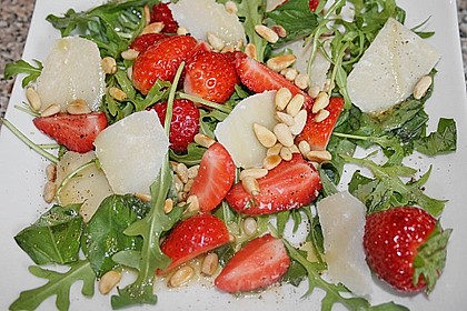 Basilikum-Rucolasalat mit Erdbeeren 20