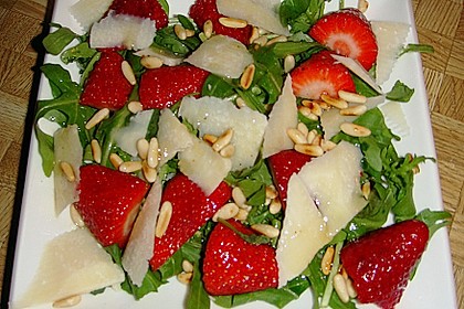 Basilikum-Rucolasalat mit Erdbeeren 68