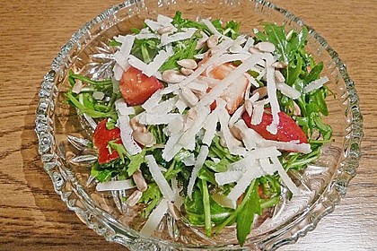 Basilikum-Rucolasalat mit Erdbeeren 71
