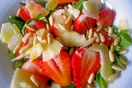 Basilikum-Rucolasalat mit Erdbeeren 40