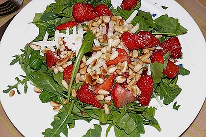 Basilikum-Rucolasalat mit Erdbeeren 22