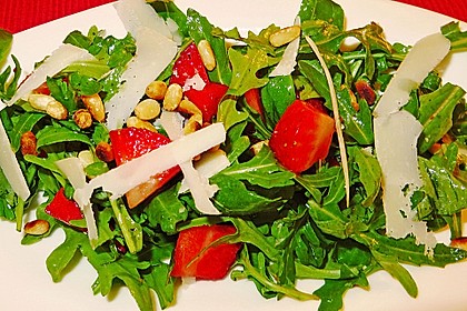 Basilikum-Rucolasalat mit Erdbeeren 69
