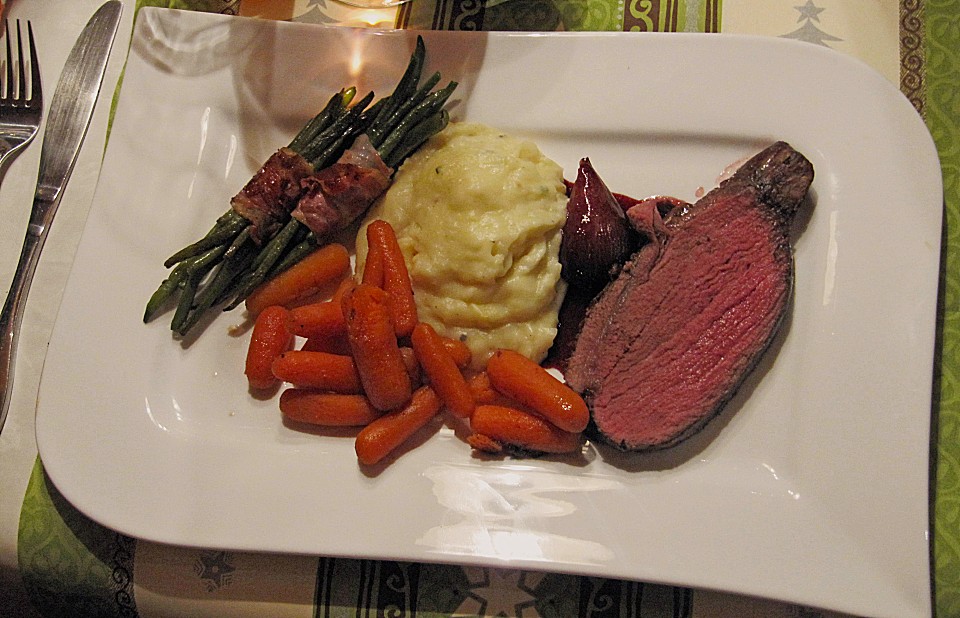 Rinderfilet auf Rotweinschalotten-Butter von Koelkast | Chefkoch.de