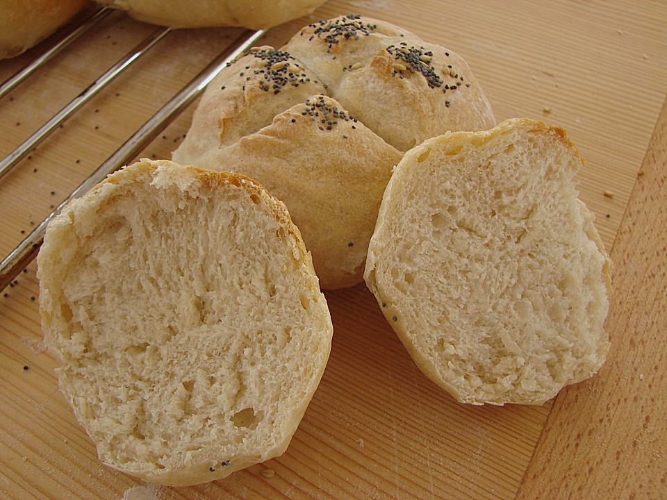 Knusprig-luftige Brötchen von inalina | Chefkoch.de