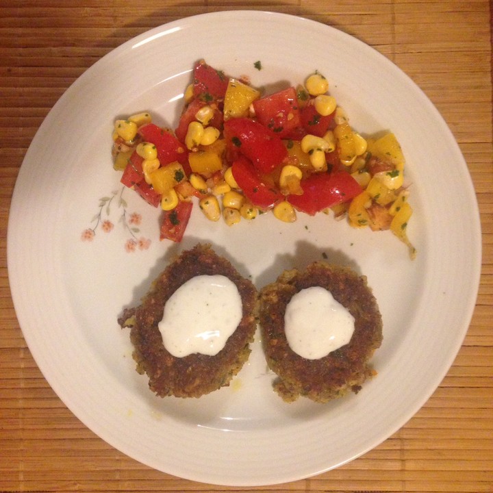 Grünkern - Frikadellen mit Joghurtsauce von andrea5763 | Chefkoch.de