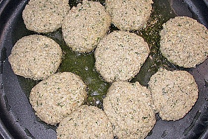 Grünkern - Frikadellen mit Joghurtsauce 30