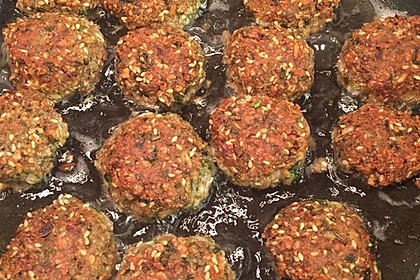 Grünkern - Frikadellen mit Joghurtsauce 22