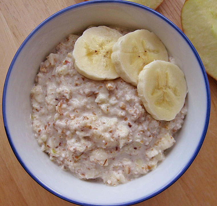 Frischkornbrei mit Obst der Jahreszeit von ScholzWohlers