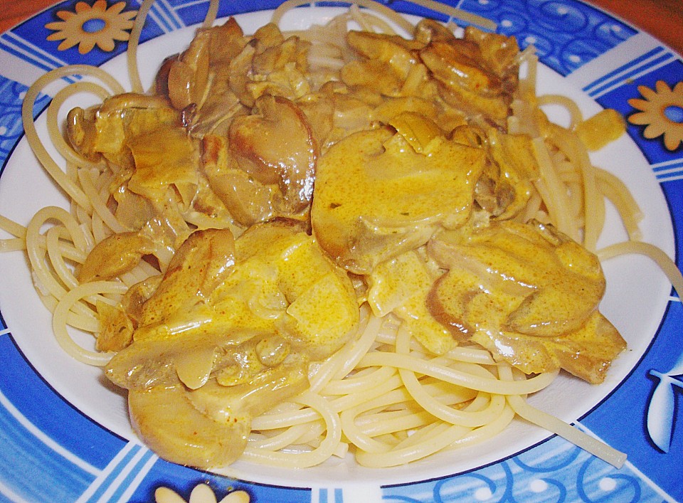 Spaghetti mit Champignon - Sahne - Soße von karaburun | Chefkoch.de