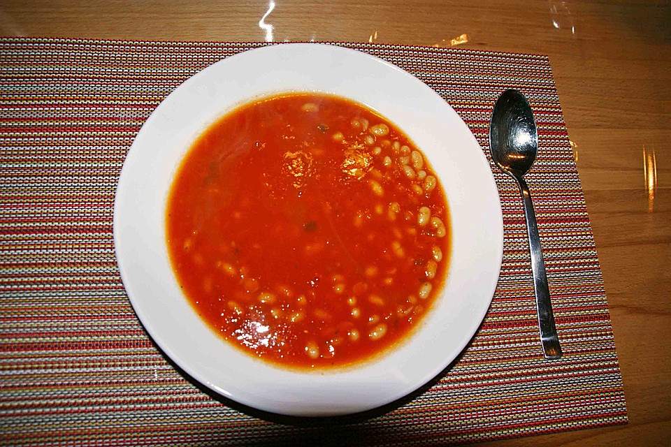 Scharfe Tomatensuppe mit weißen Bohnen von Chrissi09 | Chefkoch.de