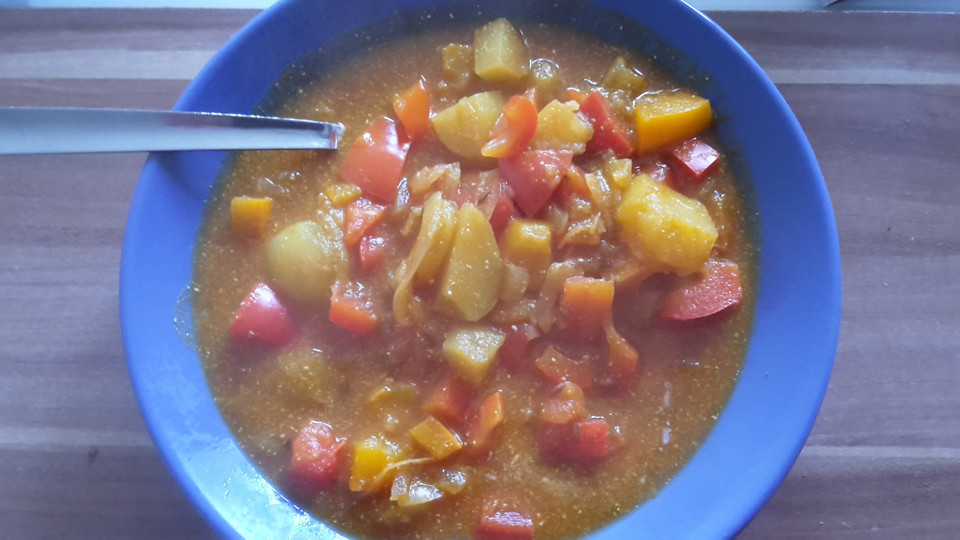 Kartoffel-Paprika Gulasch von HappyMrsSweety | Chefkoch.de