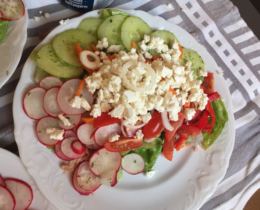 Bunter Salat mit Schafskäse von stoepselchen | Chefkoch.de