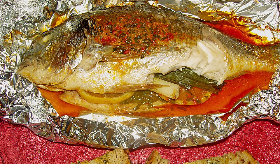 Bildergebnis für Fisch in Chilibutter (in Alufolie)