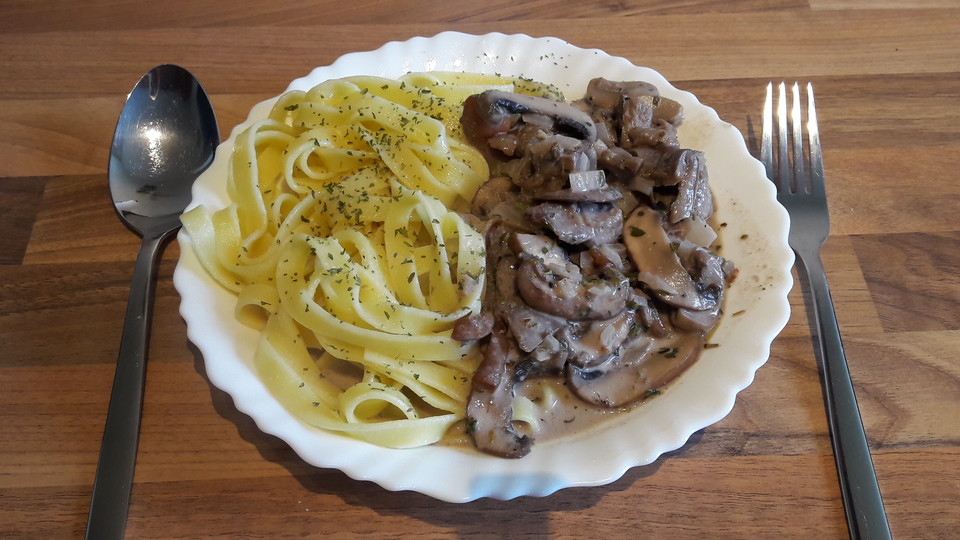 Rindergeschnetzeltes mit Pfifferlingen von gabriela05 | Chefkoch.de