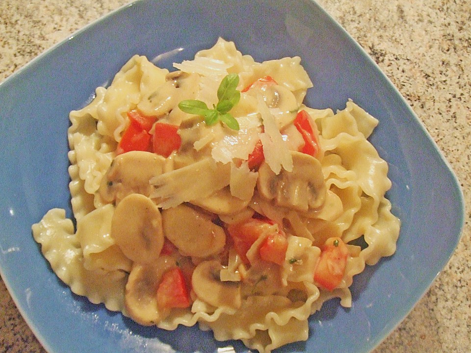 Tagliatelle mit Champignonrahmsoße von niconemo | Chefkoch.de