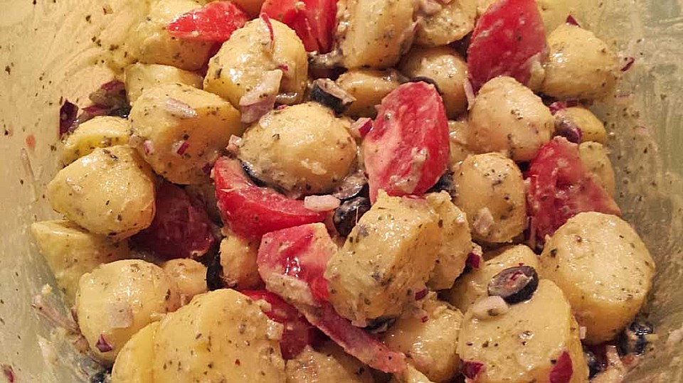 Kartoffel - Tomaten - Salat mit Pesto - Vinaigrette von Nicoletto ...