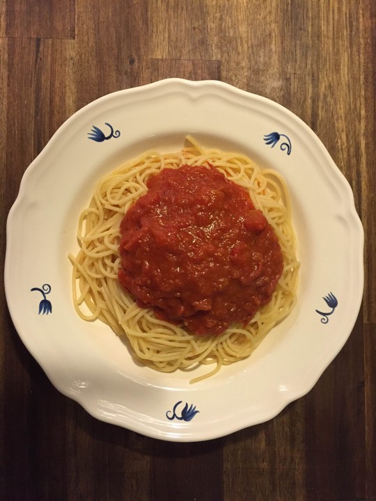 Spaghetti mit fruchtiger Tomatensauce von papawhiskey | Chefkoch.de