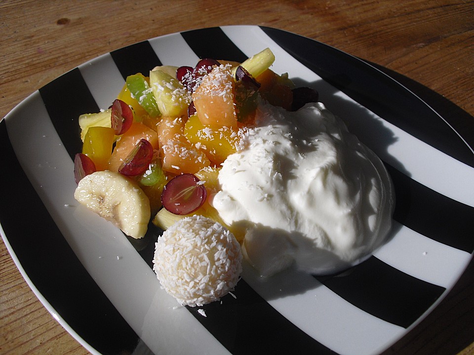 Obstsalat mit Kokossahne von kenmare | Chefkoch.de