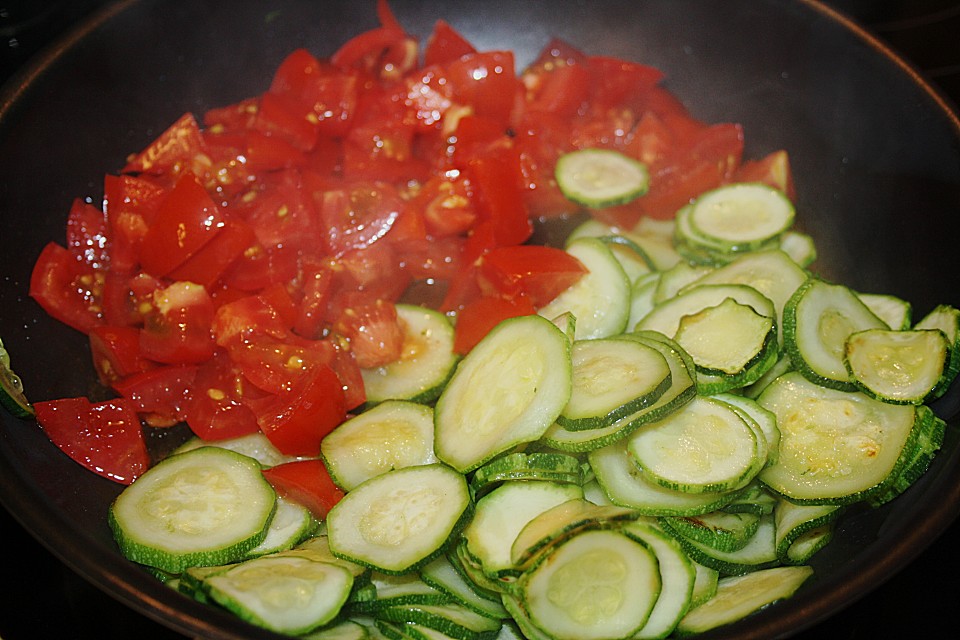 Spaghetti mit Zucchini und Tomaten von elibery Chefkoch.de