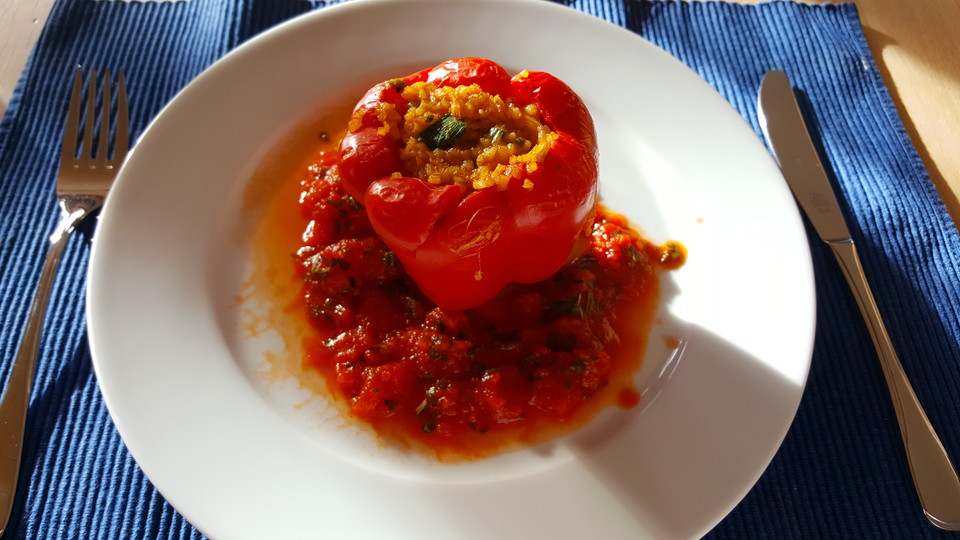 Gefüllte Paprika mit Bulgur - Ein schönes Rezept | Chefkoch.de