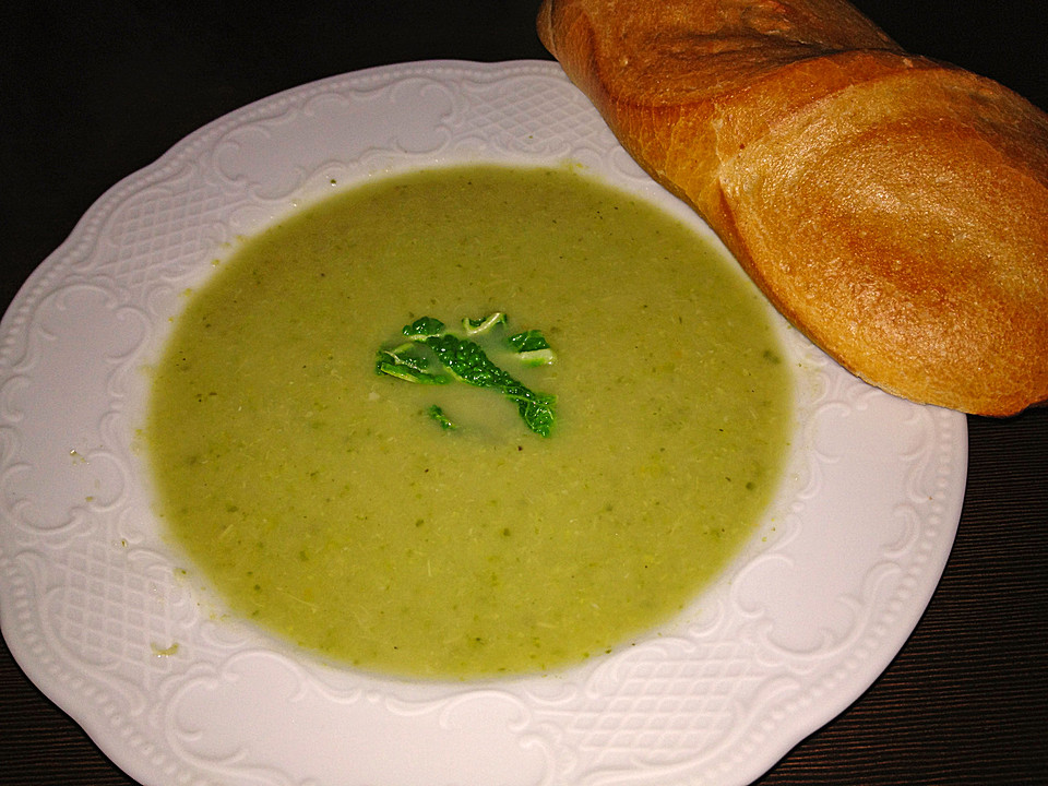 Cremige Wirsingsuppe mit Räucherlachs von Hani | Chefkoch.de