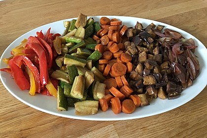 Antipasti von Karotten, Fenchel, Zucchini, Auberginen und Zwiebeln 1
