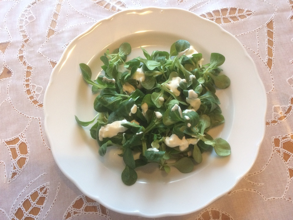 Feldsalat mit Dressing von schnuckie79 | Chefkoch.de