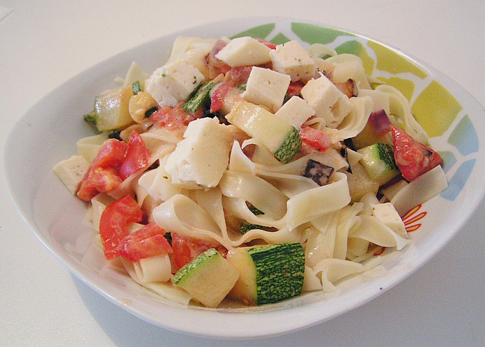 Nudeln mit Zucchini und Schafskäse von Marlena | Chefkoch.de