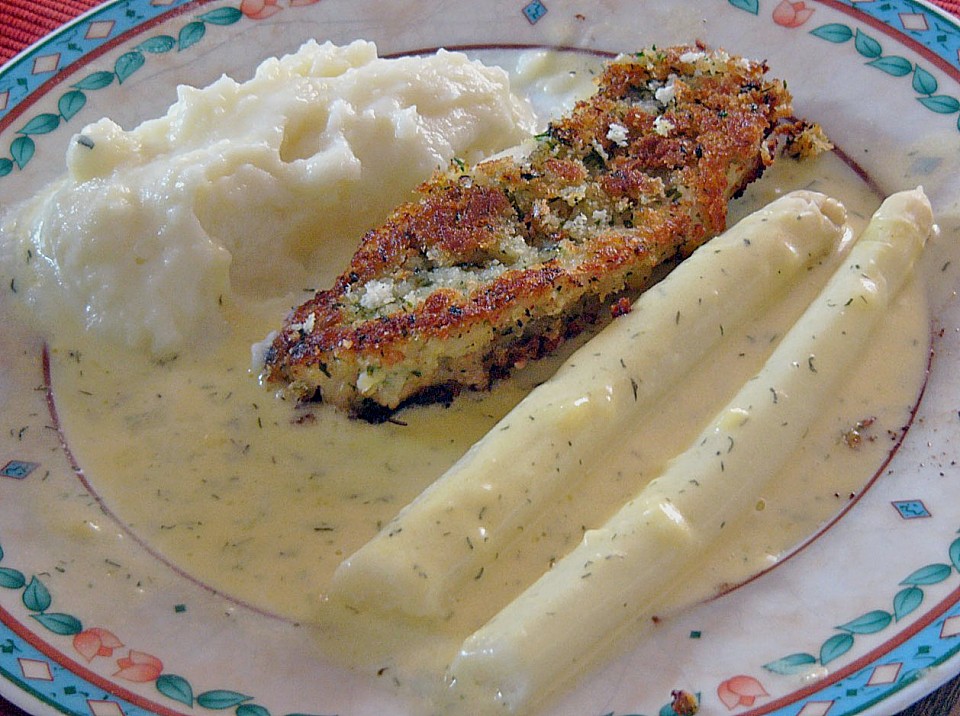 Zanderfilet im Kräutermantel mit Stangenspargel, Dill Hollandaise und