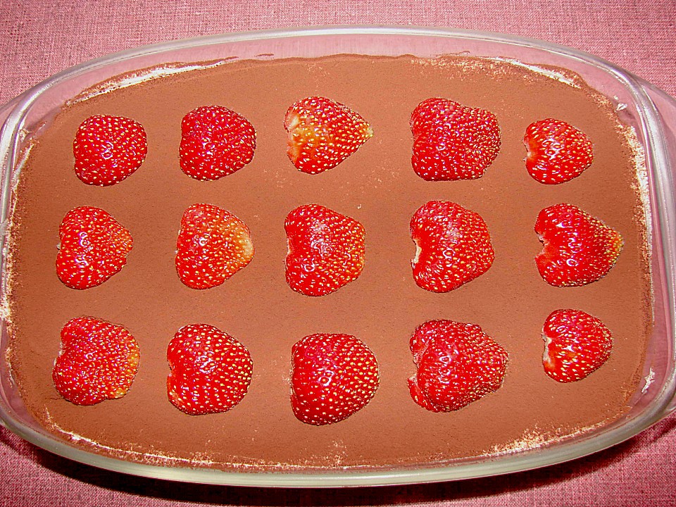Erdbeer - Quark - Tiramisu von Chococrossis | Chefkoch.de
