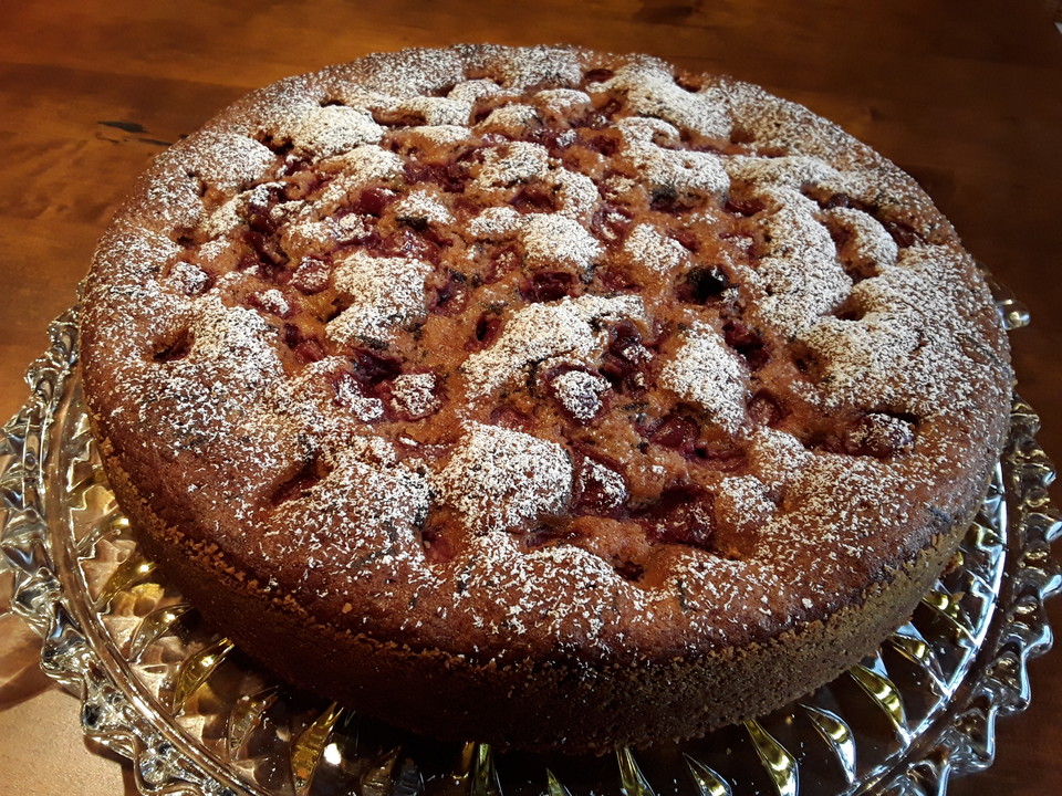 Nusskuchen mit Sauerkirschen von Geris | Chefkoch.de