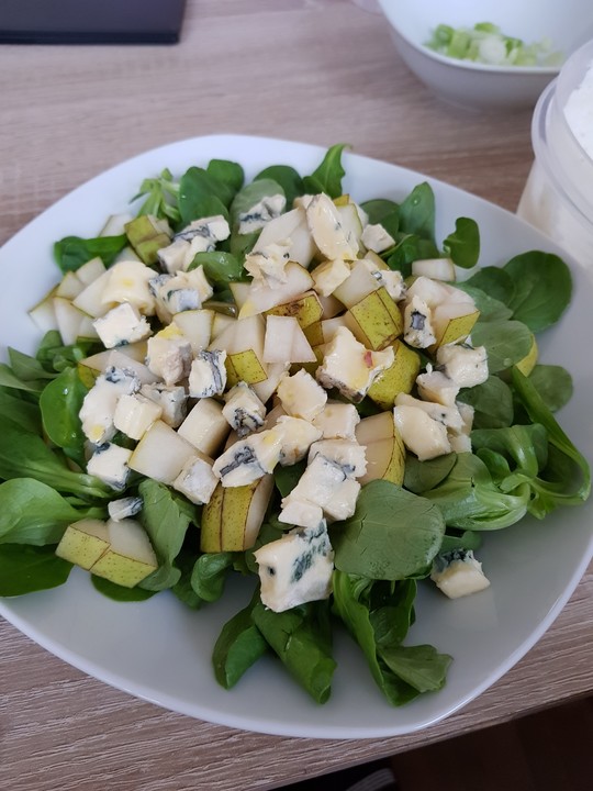 Feldsalat mit Birnen und Blauschimmelkäse von Simone Hefner | Chefkoch.de