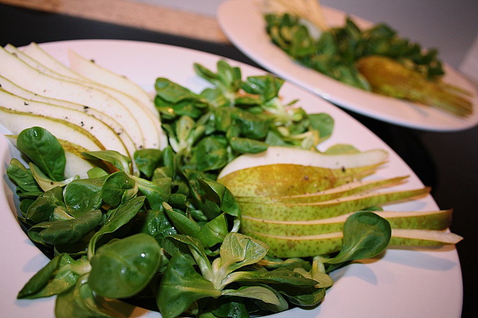 Feldsalat mit Birnen und Blauschimmelkäse von Simone Hefner | Chefkoch.de