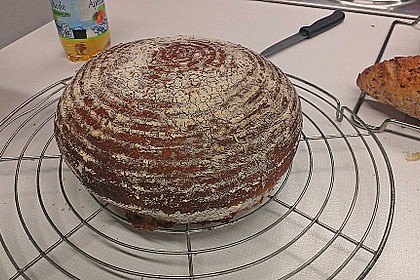 Hausgemachtes Roggenbrot 14