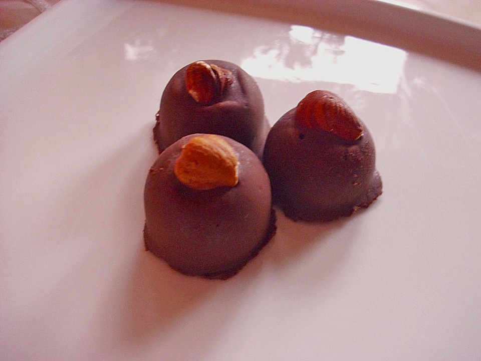 Nuss - Nougat - Pralinen von babsy1 | Chefkoch.de