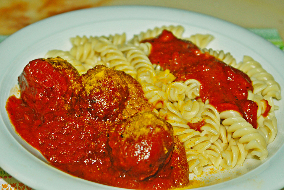 Hackklößchen in Tomatensauce von Jendrik66 | Chefkoch.de