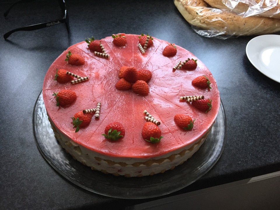 Erdbeer - Limetten - Torte von garfield84 | Chefkoch.de