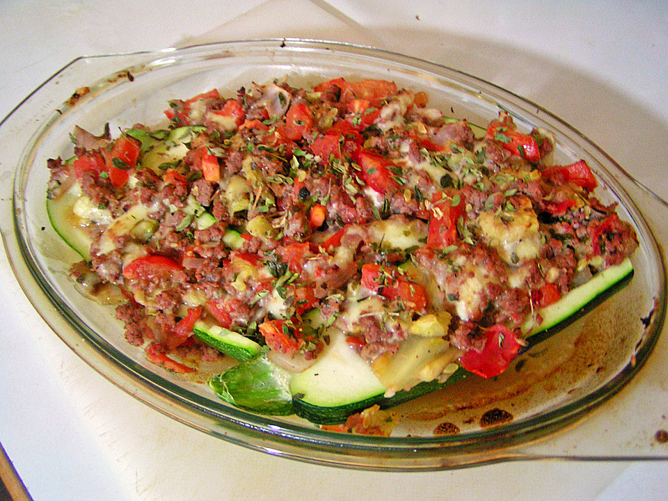 Gefüllte Zuccini mit Hackfleisch und Fetakäse von ploschi01 | Chefkoch.de