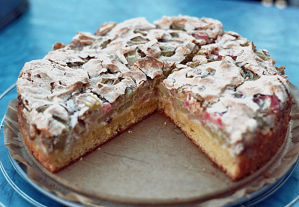 Rhabarberkuchen mit Nussbaiser von jesusfreak | Chefkoch.de