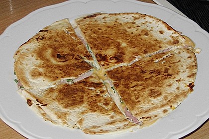 Tortilla-Käse-Schinken-Ecken