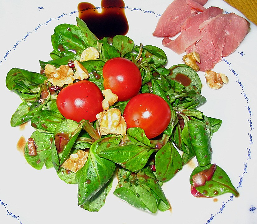 Feldsalat mit Kirschtomate und Walnuss von Kameliendame | Chefkoch.de