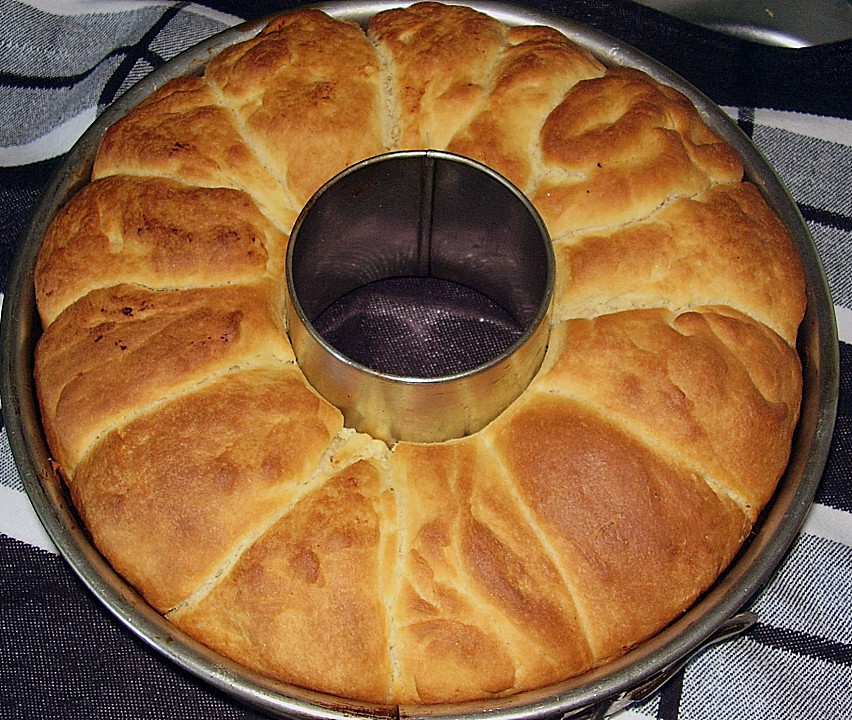 Buchteln mit Vanillesoße